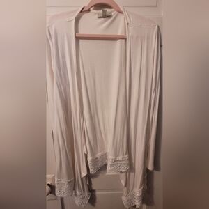 Dana Buchman Cream Lace Trim Robe